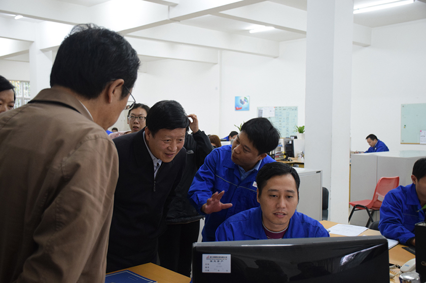 工信部及省市區(qū)各級領(lǐng)導(dǎo)蒞臨我公司考察、參觀